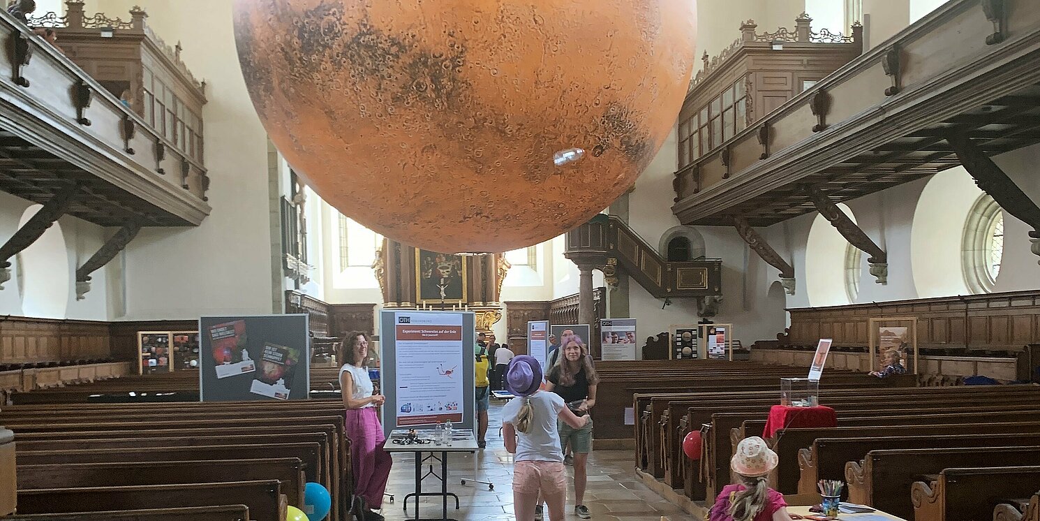 Schwerelosigkeit unter dem Mars erleben Foto: OTH Regensburg/Karina Amann