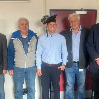 Robert Maier (Mitte) mit (v.l.) PD Dr. Christoph Knieke (TU Clausthal), Prof. Dr. Jürgen Mottok (OTH Regensburg), Prof. Dr. Christian Siemers (TU Clausthal) und Prof. Dr. Rüdiger Ehlers (TU Clausthal). Foto: Jürgen Mottok