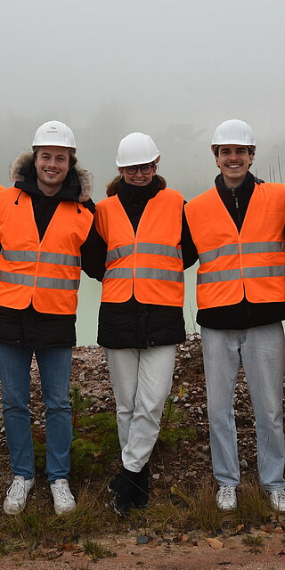 Gruppenfoto im Freien